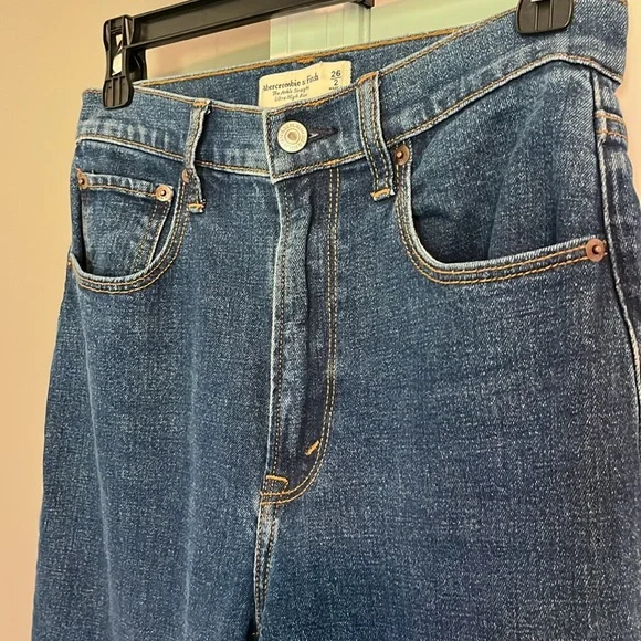 Abercrombie & Fitch Curve Love Ultra High Rise Ankle Straight Jean - Size 26/2 - Picture 11 of 12